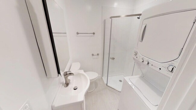 25 MacArthur St., #1R, Somerville - 25 MacArthur St Unit 1R