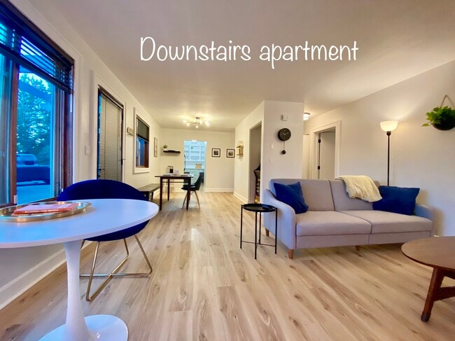 Building Photo - 210 E 3rd Ave Unit D fully furnished