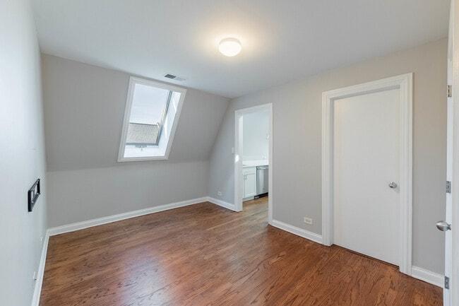 Photo - 4938 S Drexel Blvd Unit 310