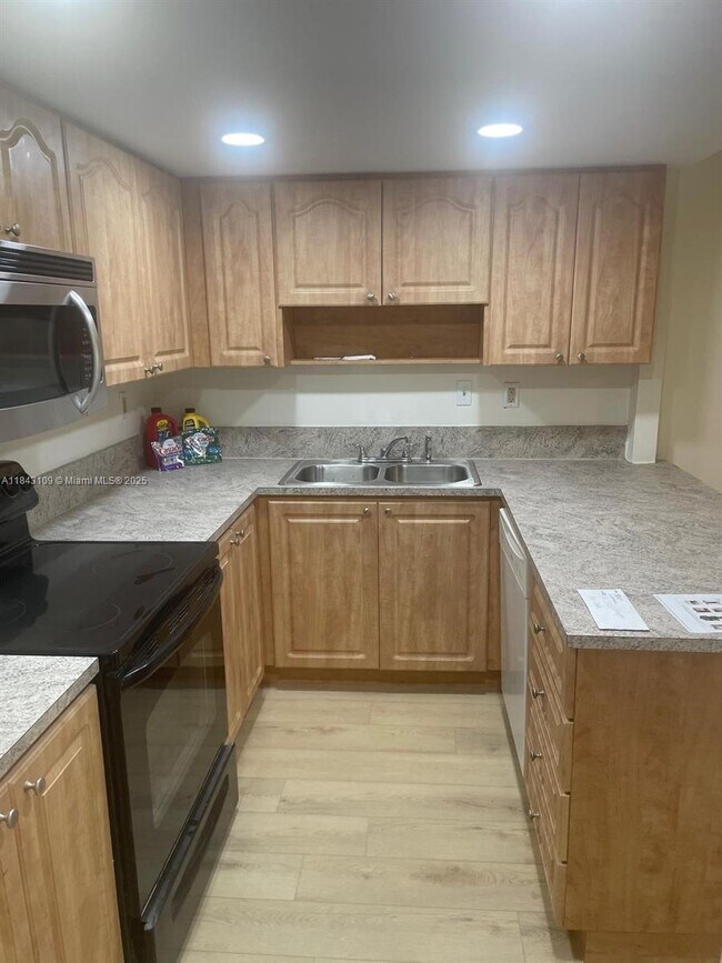 Photo - 9301 SW 92nd Ave Unit A106