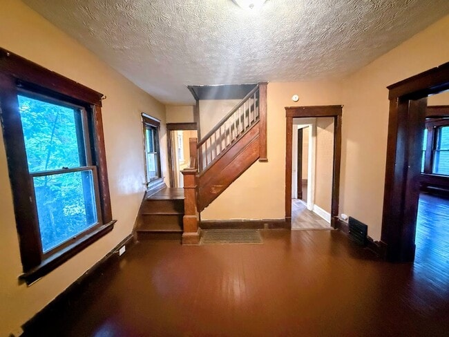 Photo - Three bedroom one bathroom home for rent
