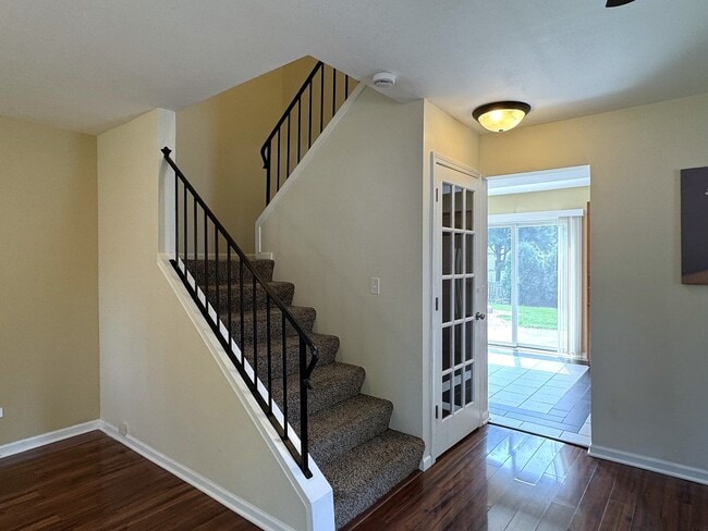 Photo - 1142 Greensfield Dr
