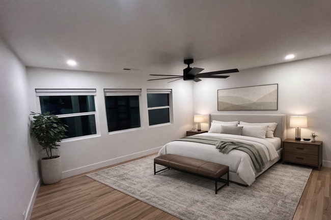 Photo - 214 W 7th St