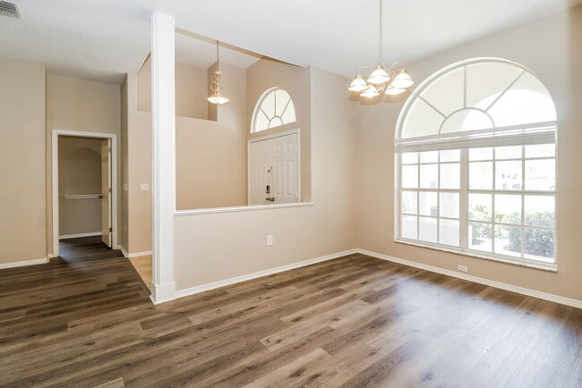 Photo - 1326 Kinsmere Dr