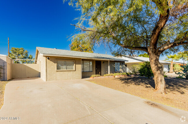 Building Photo - 2126 E Hermosa Dr Rental