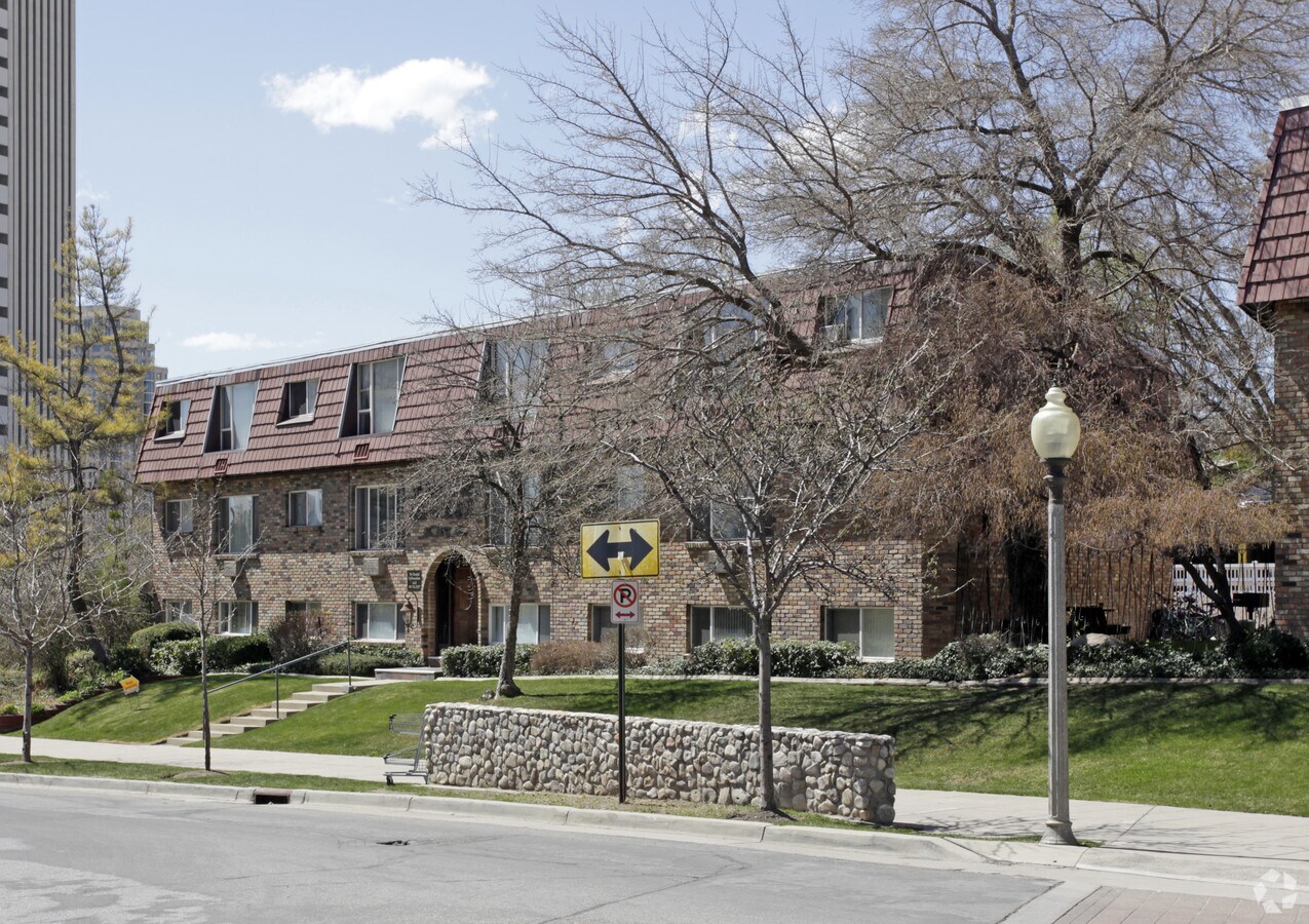 Victoria Canyon - Victoria Canyon Apartments