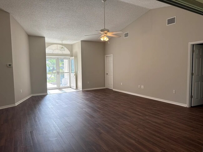 1306 Eveningside Ct