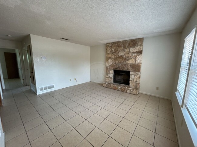 Photo - 4209 Water St