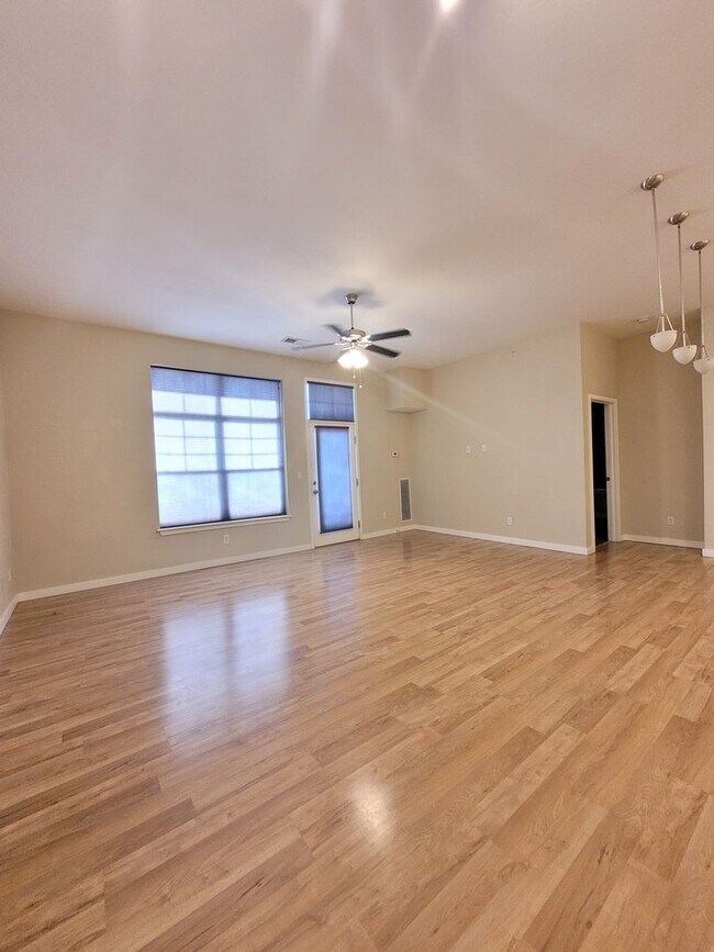 Spacious 3 Bedroom 2 Bathrooms Condo with ... - Spacious 3 Bedroom 2 Bathrooms Condo with ...