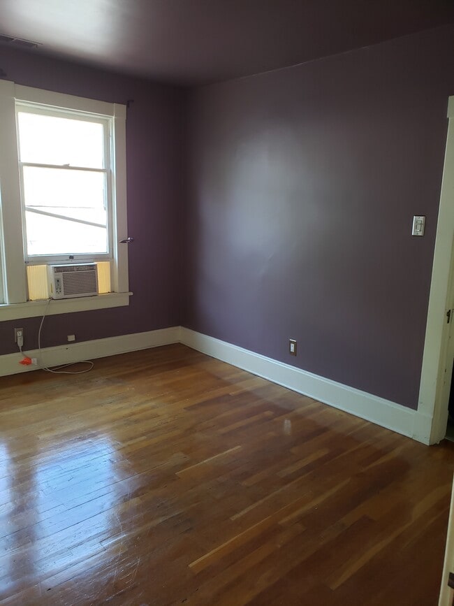 Photo - 505 Walter St SE