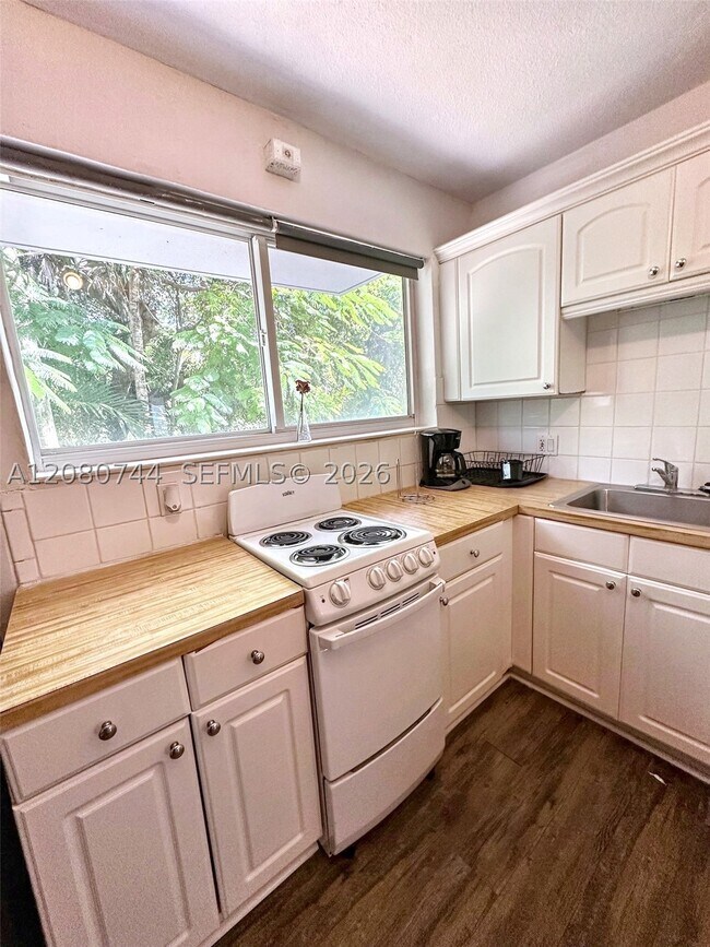 Photo - 3071 SW 27th St Unit 19