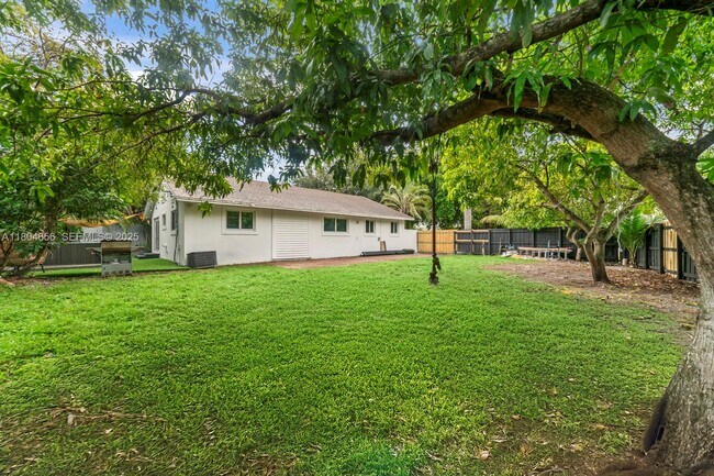 Photo - 1631 N 29th Ct