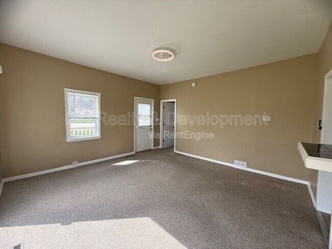 Photo - 101 S La Fox St