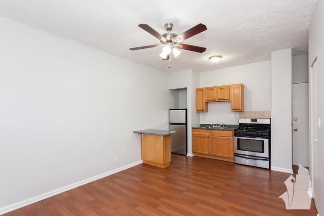 Photo - 4555 N Malden St