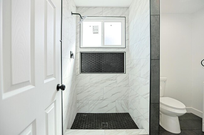 440 W Holt Ave Unit B