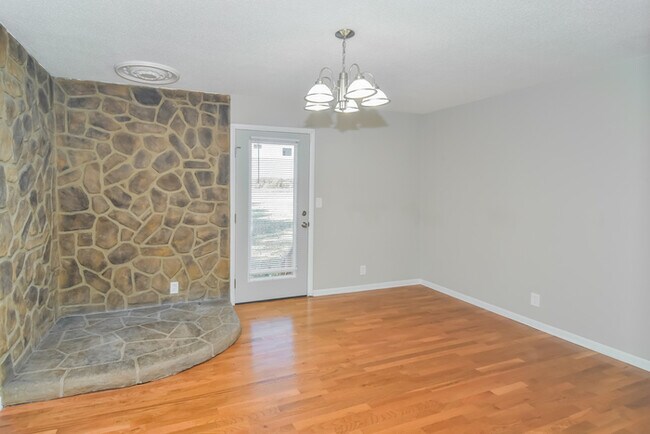 Photo - 212 Brady Dr