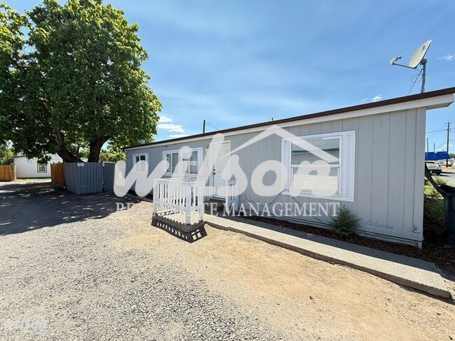 Building Photo - Spacious 3 Bed, 2 Bath Home in Union Gap!