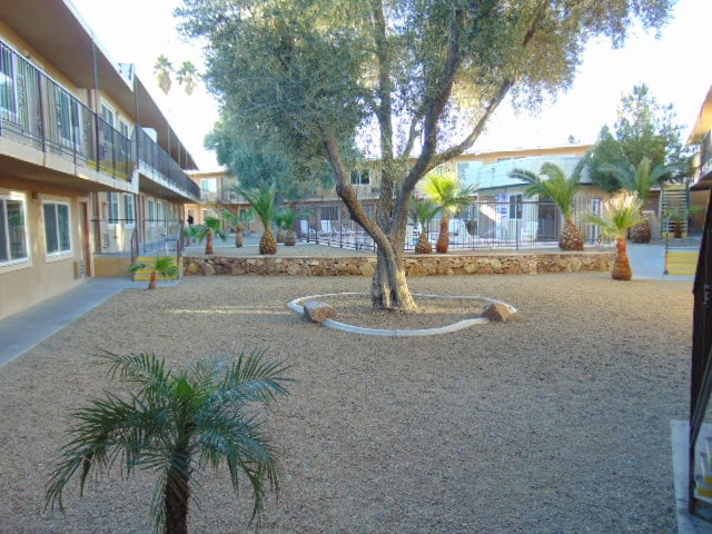 Oak Tree Apartments
