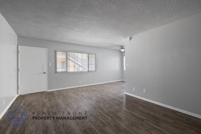 Photo - 745-747 Venice Way