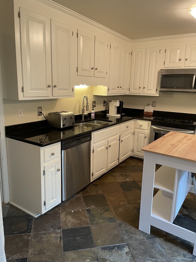 Photo - 620 Montour Dr