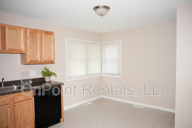 Photo - 331 Radcliff St