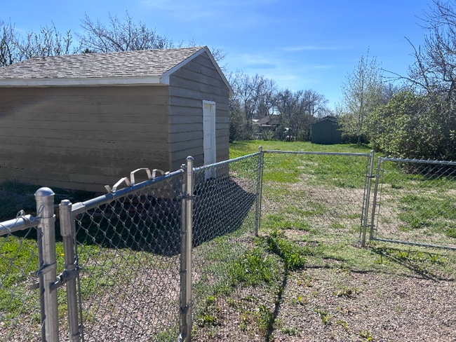 Photo - 200 18th St SW