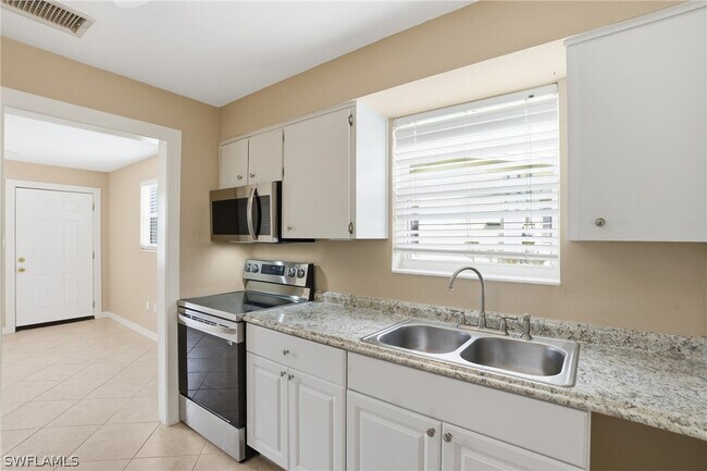 Photo - 530 92nd Ave N