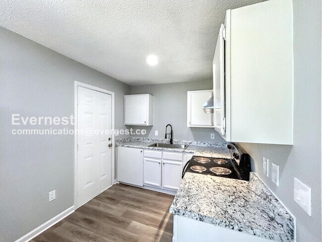 Photo - 5014 Shubert Cove