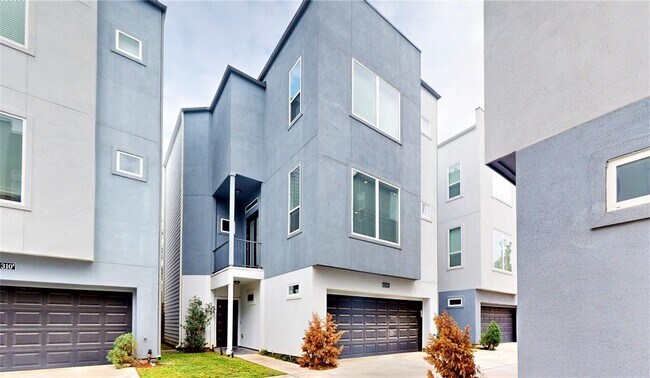 Photo - 2308 Austin St