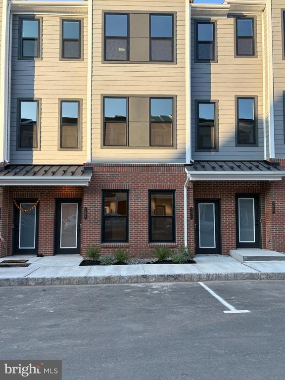 Building Photo - 1212 Parker Blvd Rental
