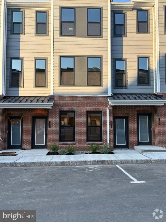 Building Photo - 1212 Parker Blvd Rental