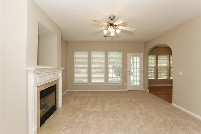 Photo - 2542 Carmathen Rd