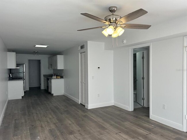 Photo - 2727 W Oak Ridge Rd Unit 4