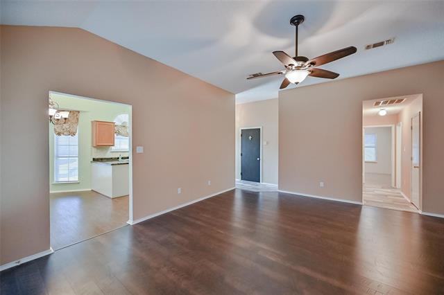 Photo - 907 Clear Creek Dr