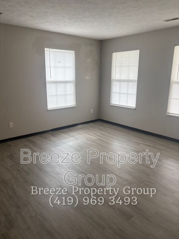 Photo - 2983 Megan Cir