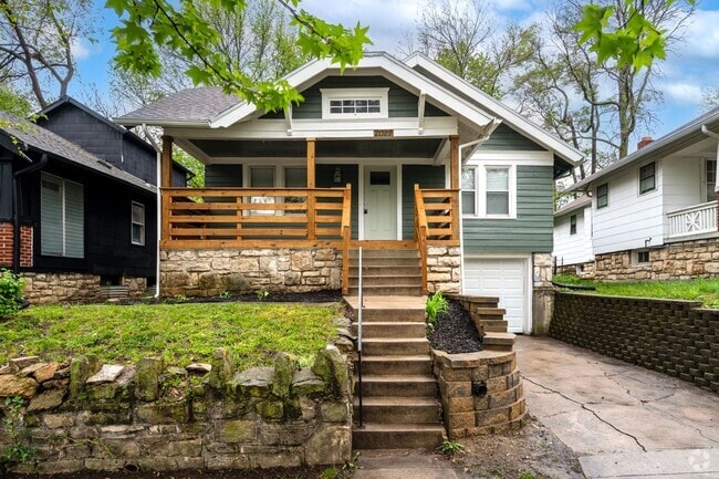 Building Photo - 2bd/1ba Bungalow!! Rental