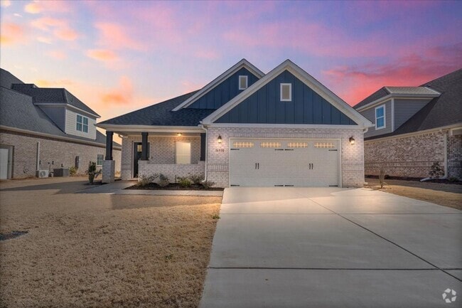 Building Photo - Beautiful 4BR/2.5BA Full Brick Home in Co...