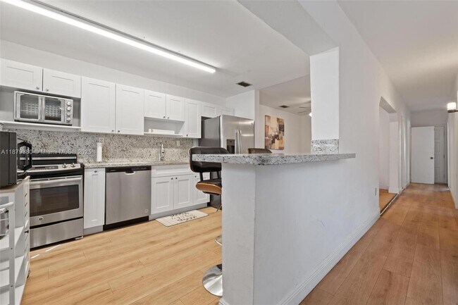 Photo - 2453 SW 17th St Unidad 2453