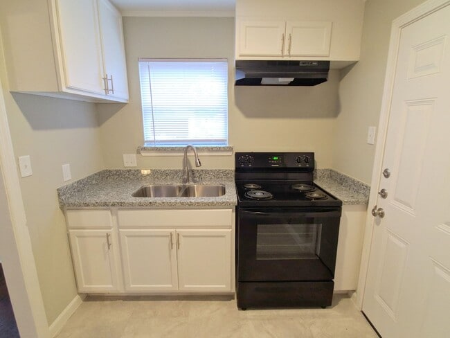 Photo - 505 13th St N