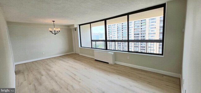 Photo - 3705 S George Mason Dr Unit 2102S