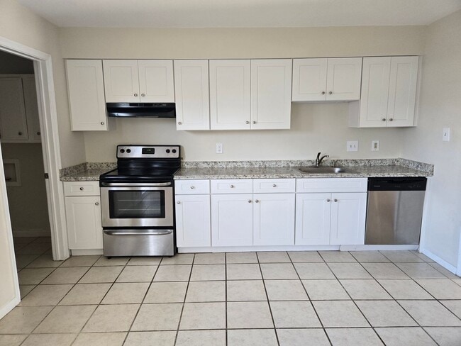 Photo - Lovely 3 Bedroom in a Quiet Cul-de-sac