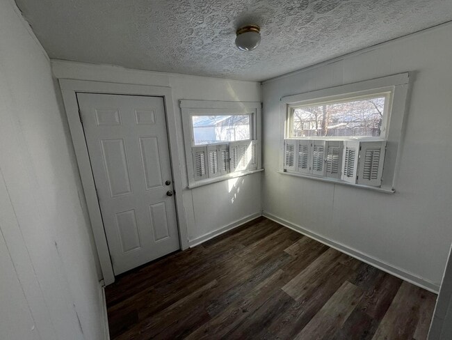 Photo - 556 Southwood Ave