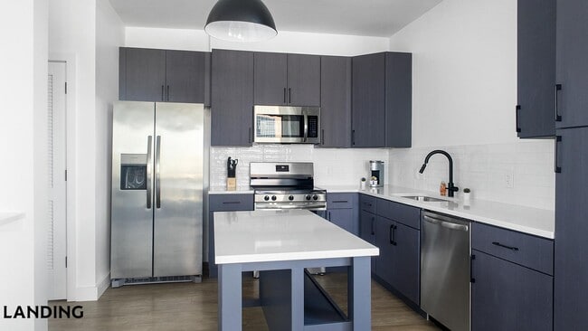 Photo - 1007 S Mint St Unidad 835