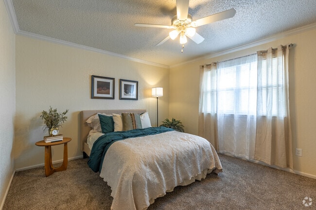 2BR, 1BA - 940SF - Primary Bedroom