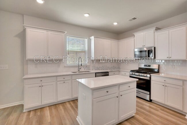 Photo - 146 Red Blf St