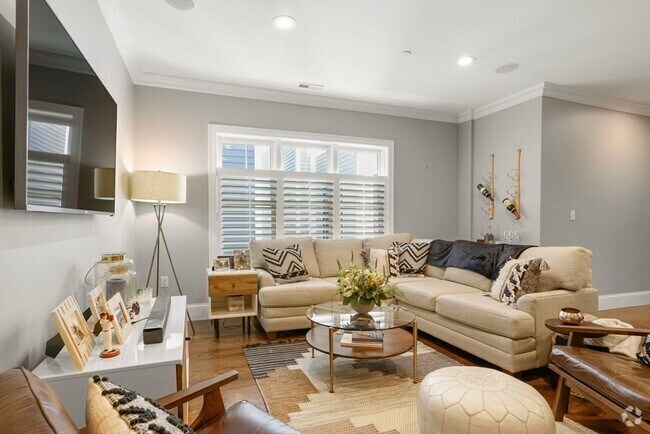 Building Photo - 360 W 2nd St Unit 14 Rental
