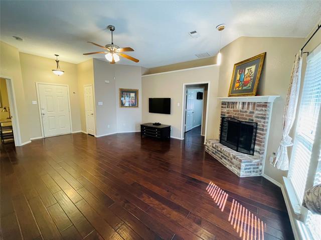 Photo - 2902 Goldenwave Dr