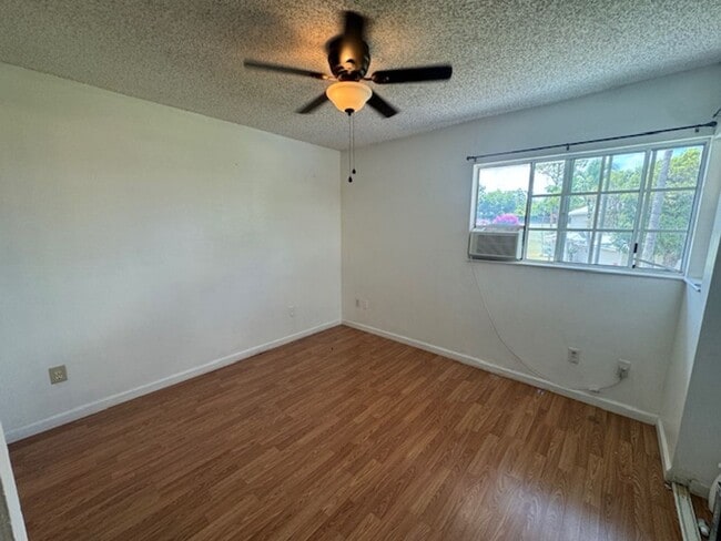 91-1010B Makaaloa St. #4B