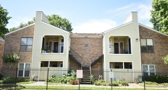 Building Photo - 6602 Harbor Town Dr Unit 605 Rental