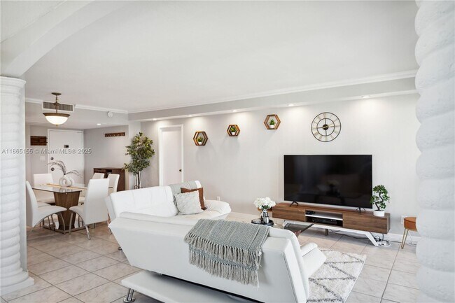 Photo - 5401 Collins Ave Unit 1020